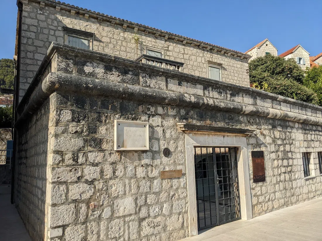 Galeria de Arte Branislav Dešković, Split