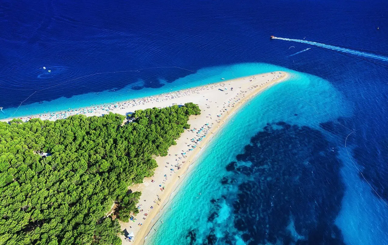 Como fazer a praia Zlatni Rat como day trip a partir de Split